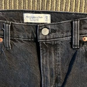 Abercrombie 90’s Straight Ultra High Rise
